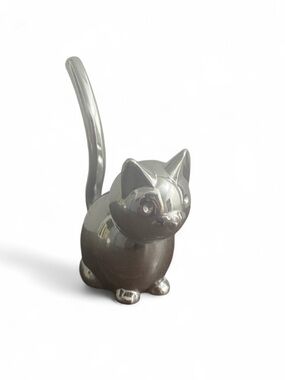 Cat Figurine Ring Holder - Silver